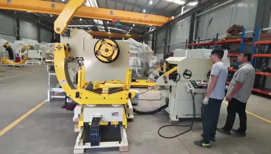 Feuille de bobine personnalisée Presse automatique Nc Servo Feeders Redresseur Dérouleurs Machine 3 en 1 Decoiler Redresseur Mangeoire pour la fabrication de pièces électriques